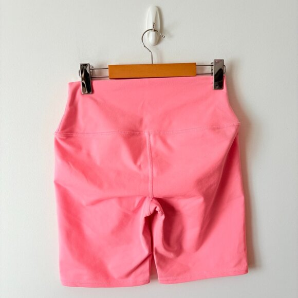 Alo Yoga 7" High Waist Airbrush Biker Shorts in Macaron Pink Size Medium - Picture 4 of 7